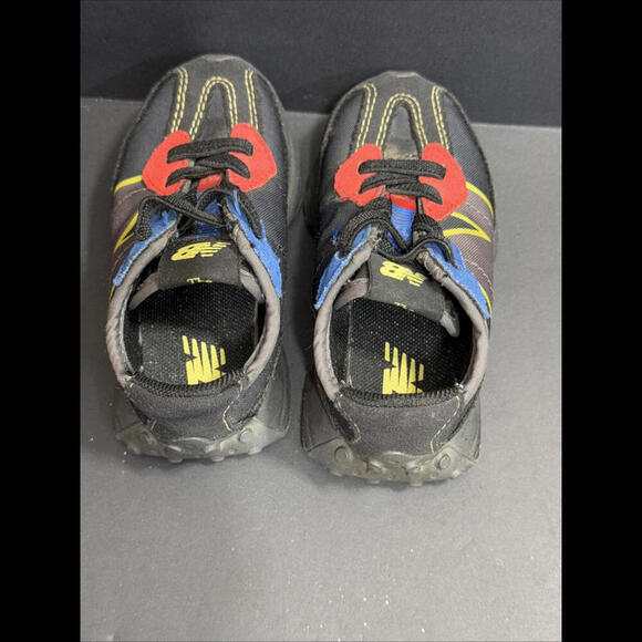 New Balance 327 Toddler Size 5C Black Red Athletic Walking Preppy Shoes Sneakers - Picture 11 of 15